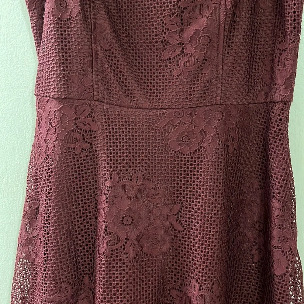 Floral Lace Dress. - Picture 3 of 10